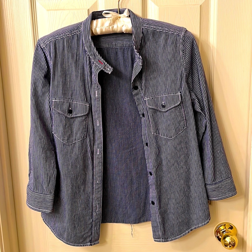 American Eagle Button-Up Shirt - 3/4 Length - Size Medium